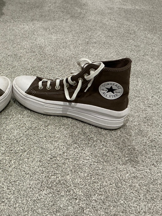 Converse All Stars Shoes - Chuck Taylor Converse Brown Size 9 LIKE NEW
